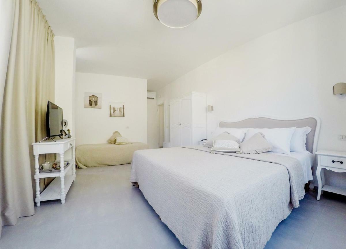 Central Suites Лече Екстериор снимка